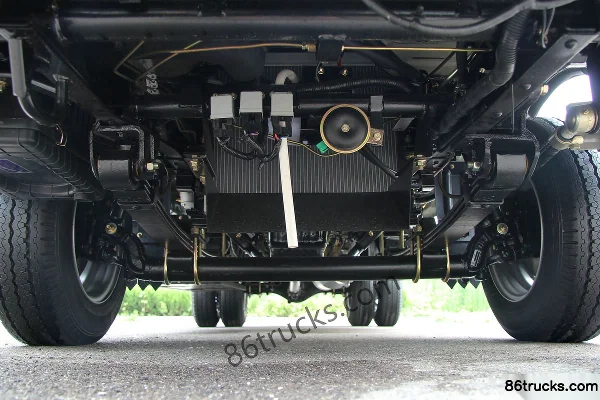 Foton Times KQ1 129hp 4X2(6 wheels) 2.67m Double Row Stake Light Truck Chassis (1) | 86Trucks