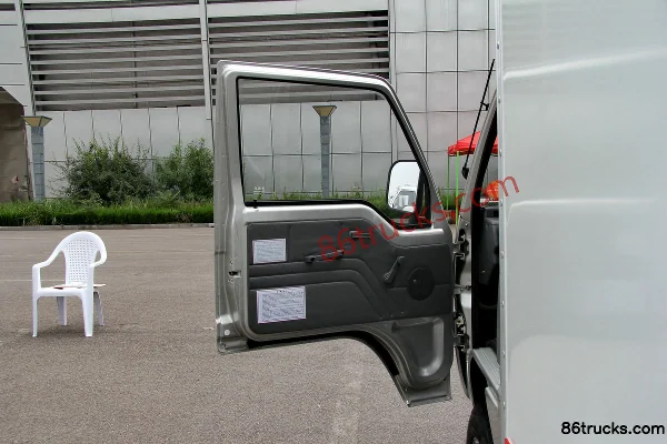Foton Shidai Yuling VQ1 1,1 L 60 ch 4X2(6 roues) essence camion fourgon à cabine simple 3,05 m (2) | 86Trucks