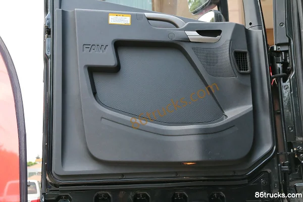 FAW Jiefang Qingdao JH6 poids lourd 460 ch 6X4(10 roues) tracteur routier Cabine (3) | 86Trucks
