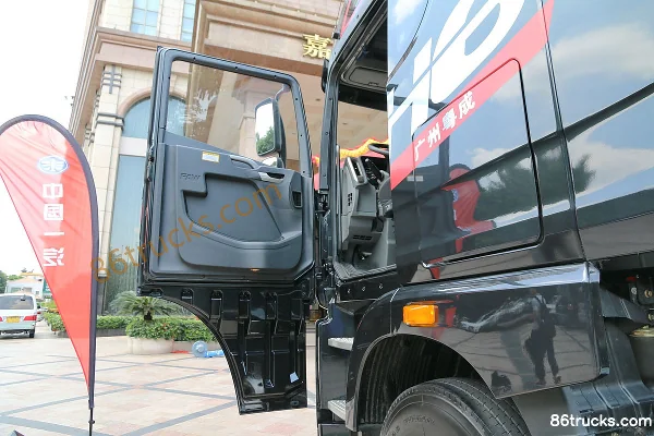 FAW Jiefang Qingdao JH6 poids lourd 460 ch 6X4(10 roues) tracteur routier Cabine (1) | 86Trucks