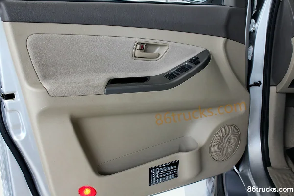 JMC Yuhu 2015 2.4T Diesel 4WD Double Cab Pickup Luxury Edition Chassis (3) | 86Trucks