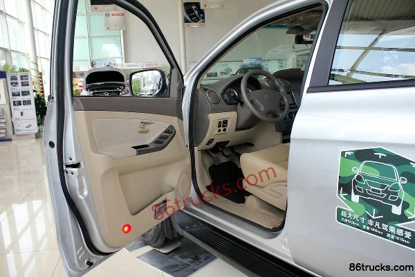 JMC Yuhu 2015 2.4T Diesel 4WD Double Cab Pickup Luxury Edition Chassis (2) | 86Trucks