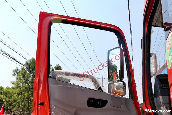 Dongfeng Teshang 180 ch 6X2(8 roues) camion benne 4,8 m (EQ3259GF3) Cabine (2) | 86Trucks