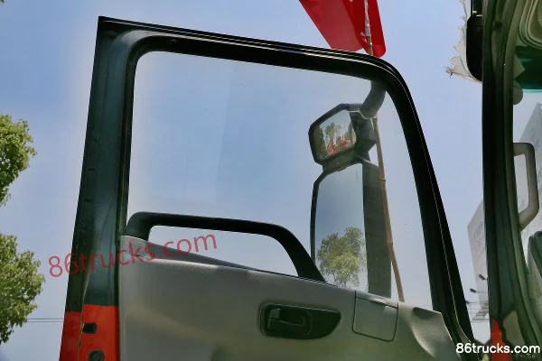 Dongfeng Teshang heavy truck 280 hp 8X4(12 wheels) 9.5m stake truck (DFE5310CCYFN) Cab (2) | 86Trucks