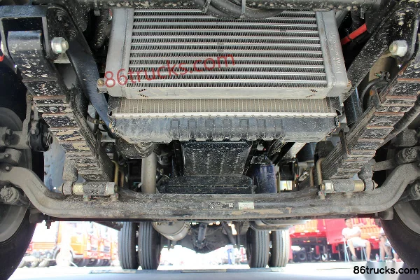 Sinotruk HOWO Hanjun 102 hp 4X2(6 wheels) 3.2m double-row flatbed light truck Chassis (1) | 86Trucks