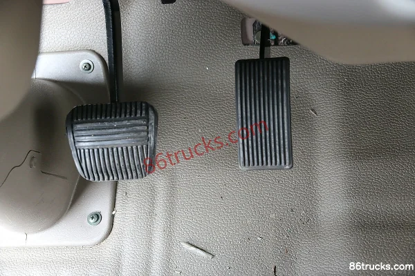 Foton Ollin CTX 154 ch 4X2(6 roues) Camion de transport de matériaux explosifs Cabine (3) | 86Trucks
