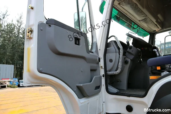 Sinotruk HOWO heavy truck 380 hp 6X4(10 wheels) CNG tractor truck (natural gas transport truck) Cab (1) | 86Trucks