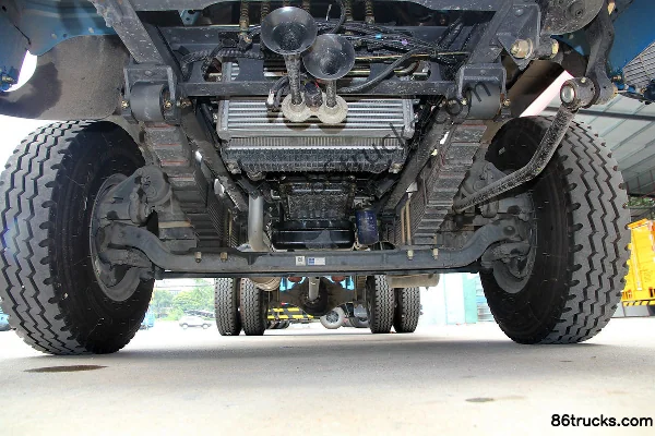 Dongfeng Lituo 4100 102 hp 4X2(6 wheels) 3.8m dump truck Chassis (3) | 86Trucks