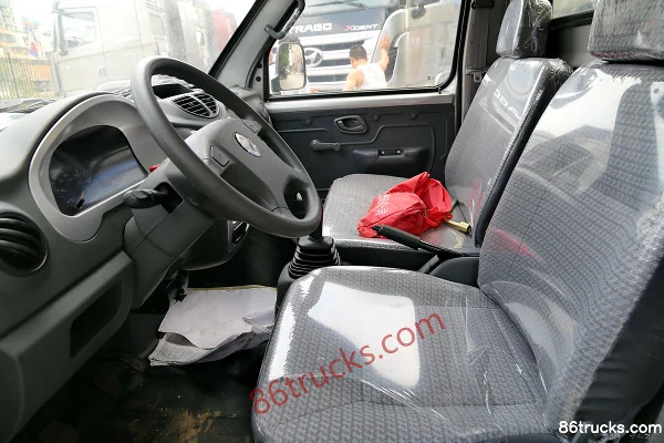 NanJun Ruibao 1.1L 60 hp 4X2(6 wheels) gasoline 2.9m single-row mini truck Cab (3) | 86Trucks