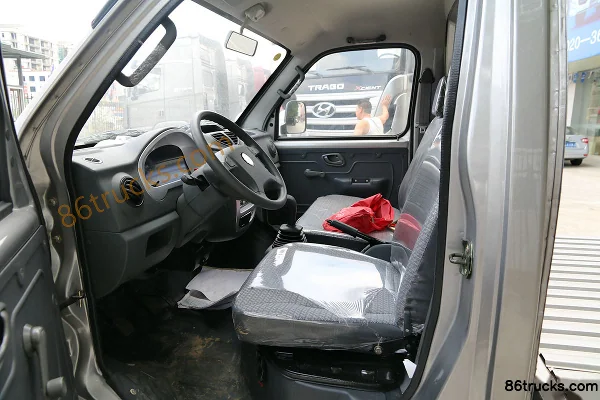NanJun Ruibao 1.1L 60 hp 4X2(6 wheels) gasoline 2.9m single-row mini truck Cab (2) | 86Trucks