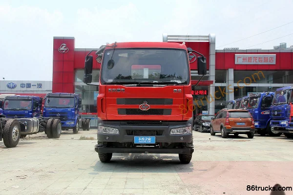 DongfengLiuqi Chenglong camion porteur 310 ch 4X2(6 roues) tracteur routier Extérieur (2) | 86Trucks