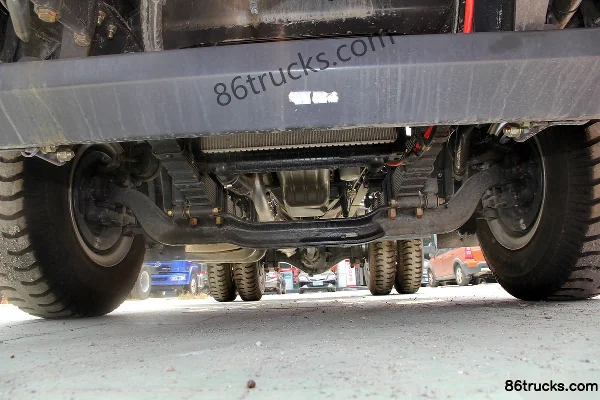 DongfengLiuqi Chenglong camion porteur 310 ch 4X2(6 roues) tracteur routier Châssis (1) | 86Trucks