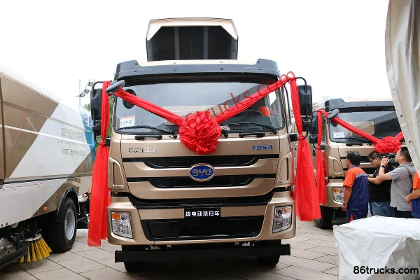 BYD T8 16 tonnes camion balayeur-laveur électrique pur (Hualin) 4X2(6 roues) Extérieur (2) | 86Trucks
