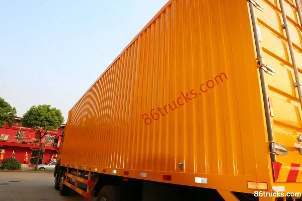 Sinotruk Steyr DM5G camion lourd 240 ch 6X2(8 roues) camion porteur à caisse fermée 9,4 m Carrosserie (1) | 86Trucks