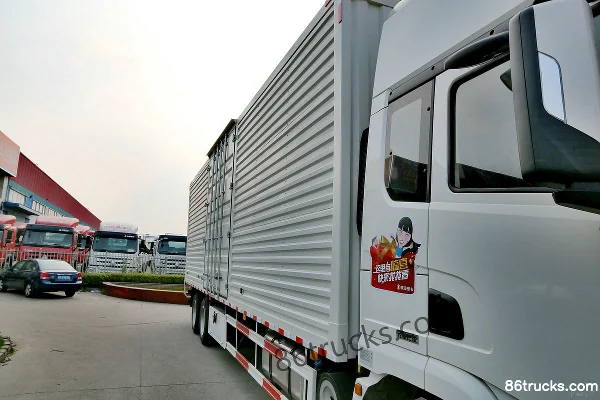 SHACMAN Delong X3000 Lightweight Edition 350hp 6X2(8 wheels) 9.5m Van Cargo Truck (China VI) Body (1) | 86Trucks