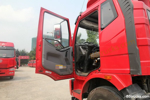 FAW Jiefang J6L Medium Truck 220 hp 4X2(6 wheels) Tractor Truck Cab (1) | 86Trucks