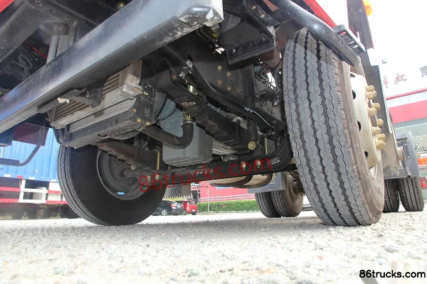 FAW Jiefang J6L Medium Truck 220 hp 4X2(6 wheels) Tractor Truck Chassis (3) | 86Trucks