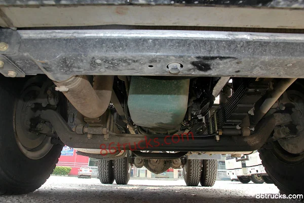 FAW Jiefang J6M 350hp 6X4(10 wheels) Tractor Truck Chassis (2) | 86Trucks