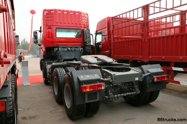 Sinotruk Steyr D7B Heavy Truck 380 hp 6X4(10 wheels) Tractor Truck Exterior (3) | 86Trucks