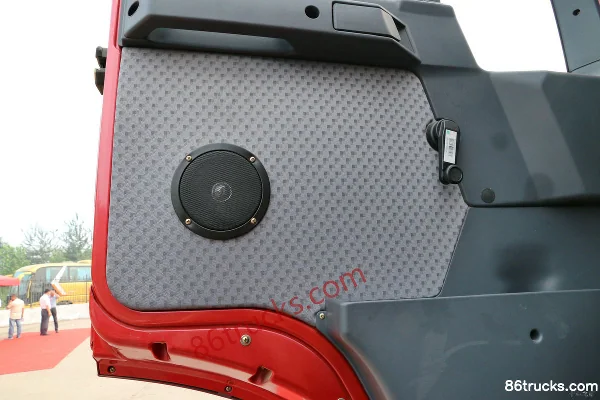 Sinotruk Steyr M5G camion lourd 340 ch 6X4(10 roues) camion benne 6,2 m Cabine (2) | 86Trucks