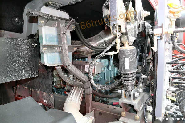 Sinotruk Steyr D7B Heavy Truck 380 hp 6X4(10 wheels) Tractor Truck Chassis (3) | 86Trucks