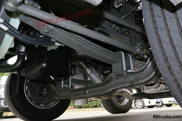 Sinotruk HOWO T5G Heavy Truck 280 hp 6X2(8 wheels) Cargo Truck Chassis (3) | 86Trucks
