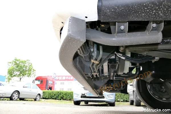 Sinotruk HOWO T5G Heavy Truck 280 hp 6X2(8 wheels) Cargo Truck Chassis (2) | 86Trucks