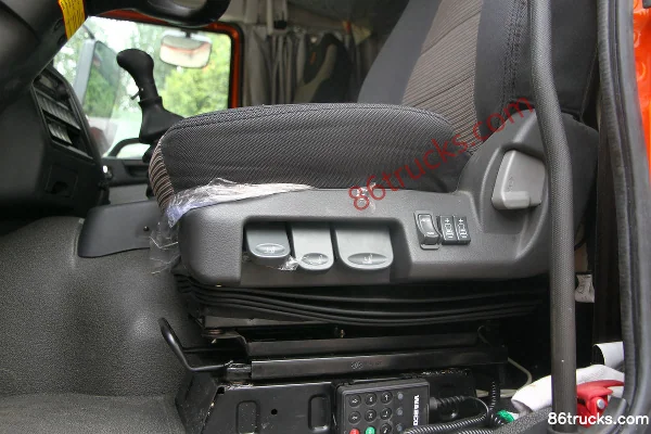 Union Truck U460 Heavy Truck 460 hp 6X2R Tractor Truck (Retarder) Cab (1) | 86Trucks