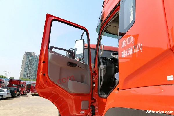 Dongfeng Commercial Vehicle Tianlong tracteur routier 290 ch 4X2(6 roues) Cabine (2) | 86Trucks