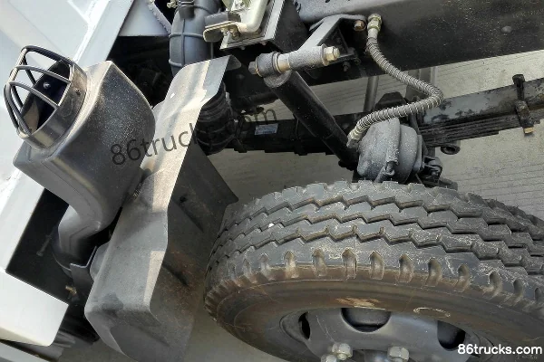 Dongfeng Commercial Vehicle Jiayun 150 hp 4X2(6 wheels) 5.1m Single Row Stake Truck Chassis (1) | 86Trucks