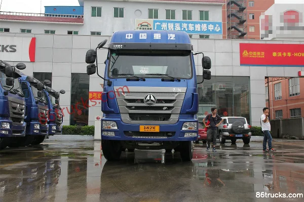Sinotruk Haohan J5G Heavy Truck Lightweight Version 260 hp 4X2(6 wheels) LNG Tractor Truck Exterior (2) | 86Trucks
