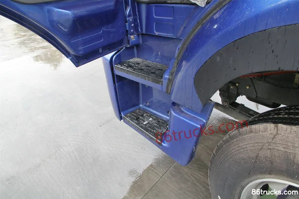 Sinotruk Haohan J5G Heavy Truck Lightweight Version 260 hp 4X2(6 wheels) LNG Tractor Truck Cab (3) | 86Trucks