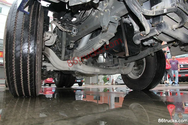 Sinotruk Haohan J5G Heavy Truck Lightweight Version 260 hp 4X2(6 wheels) LNG Tractor Truck Chassis (2) | 86Trucks