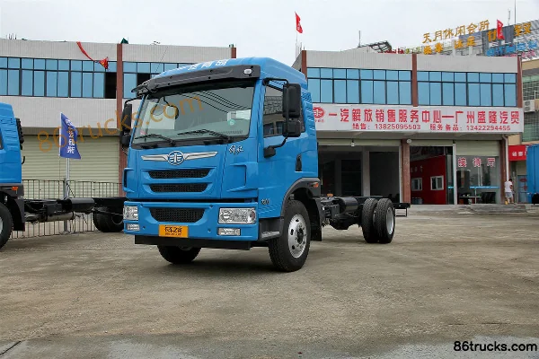 FAW Jiefang Qingdao Long V Medium Truck 140 hp 4X2(6 wheels) 5.8m Cargo Truck Chassis Exterior (3) | 86Trucks