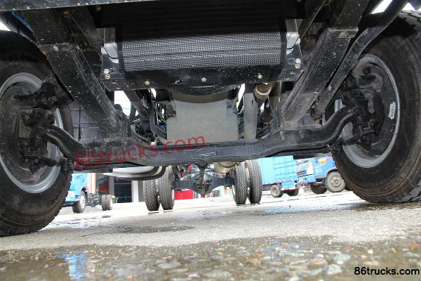 FAW Jiefang Qingdao Long V Medium Truck 140 hp 4X2(6 wheels) 5.8m Cargo Truck Chassis (3) | 86Trucks