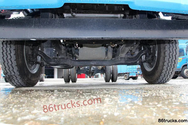 FAW Jiefang Qingdao Long V Medium Truck 140 hp 4X2(6 wheels) 5.8m Cargo Truck Chassis (2) | 86Trucks