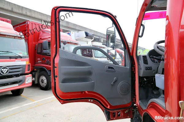 Foton Aumark 3 Series 118 hp 4X2(6 wheels) 4.23m single-row flatbed light truck Cab (1) | 86Trucks