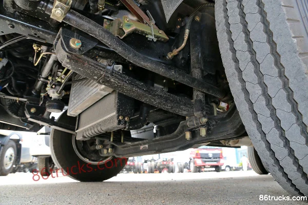 Foton Aumark 3 Series 118 hp 4X2(6 wheels) 4.23m single-row flatbed light truck Chassis (3) | 86Trucks