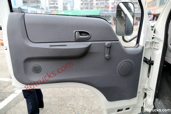 JMC Shunda High-spec 109 hp 4X2(6 wheels) 4.22m single-row van light truck Cab (2) | 86Trucks