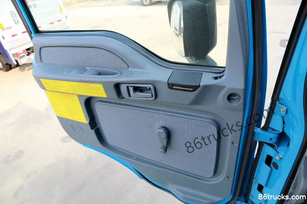 Foton Auman ETX 6 Series Heavy Truck 245 hp 6X2(8 wheels) 9.6m Van Cargo Truck (8-speed) Cab (1) | 86Trucks