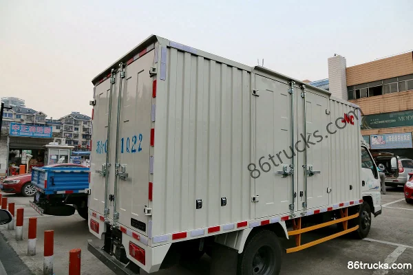 JMC Shunda High-spec 109 hp 4X2(6 wheels) 4.22m single-row van light truck Body (3) | 86Trucks