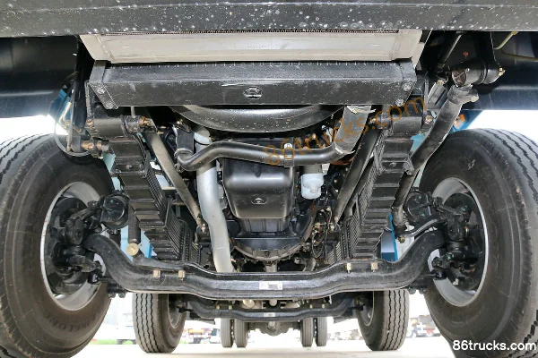 Foton Auman ETX 6 Series Heavy Truck 245 hp 6X2(8 wheels) 9.6m Van Cargo Truck (8-speed) Chassis (1) | 86Trucks