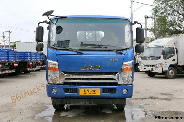 JAC Shuailing H415 154 hp 4X2(6 wheels) 5.2m semi-row flatbed cargo truck Exterior (2) | 86Trucks