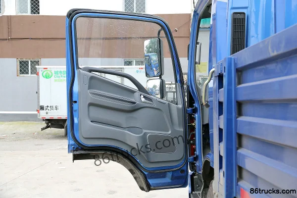 JAC Shuailing H415 154 hp 4X2(6 wheels) 5.2m semi-row flatbed cargo truck Cab (2) | 86Trucks