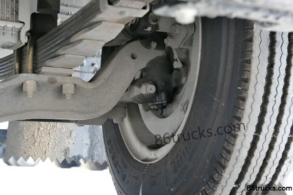 JAC Shuailing H415 154 hp 4X2(6 wheels) 5.2m semi-row flatbed cargo truck Chassis (3) | 86Trucks
