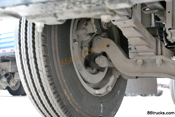 JAC Shuailing H415 154 hp 4X2(6 wheels) 5.2m semi-row flatbed cargo truck Chassis (2) | 86Trucks