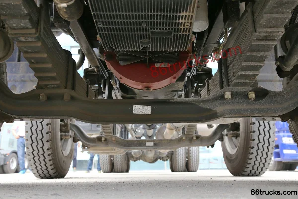 Foton AumanGTL 6 séries châssis camion porteur 310 ch 8X4(12 roues) 9,5 m (1) | 86Trucks