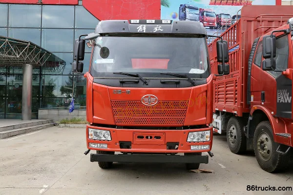 FAW Jiefang J6L camion moyen 164 ch 4X2(6 roues) porteur à ridelles 6,8 m Extérieur (2) | 86Trucks