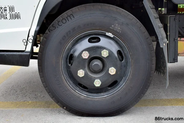 JMC Xinshunda 116 ch 4X2(6 roues) 3,8 m camion léger à ridelles cabine avancée Châssis (1) | 86Trucks
