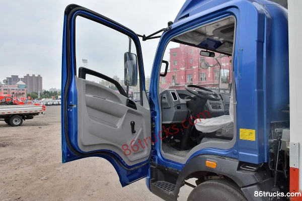 Sinotruk HOWO Hanjiang 88 ch 4X2(6 roues) camion léger fourgon 4,2 m monoplace Cabine (1) | 86Trucks